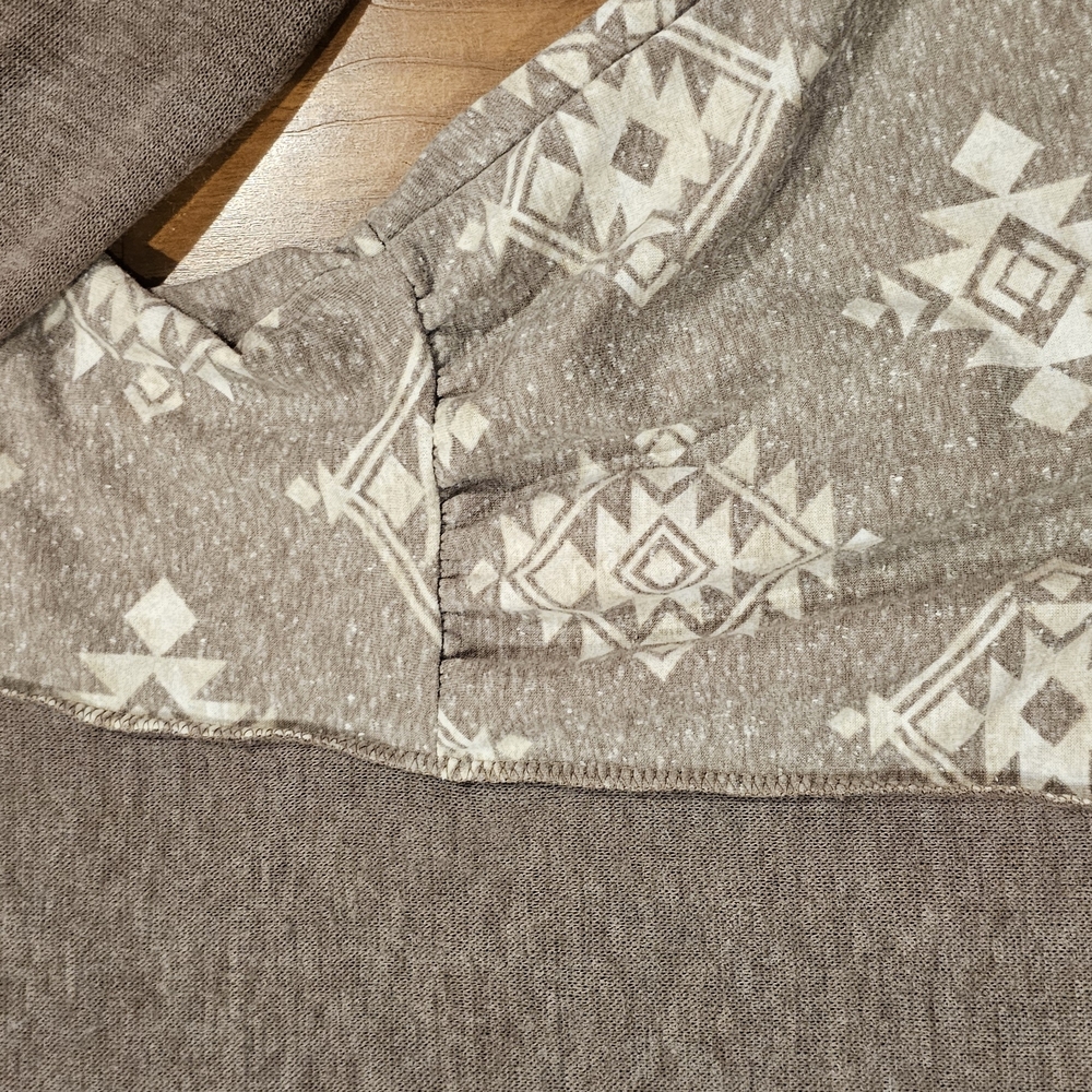 Gray Aztec Patterned Cardigan - Picture 5 of 8